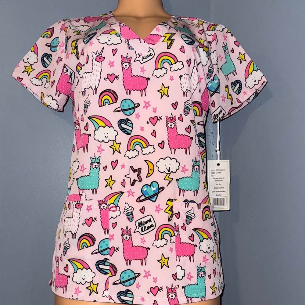 GT Performance Llama Print Scrub Top - Size Small